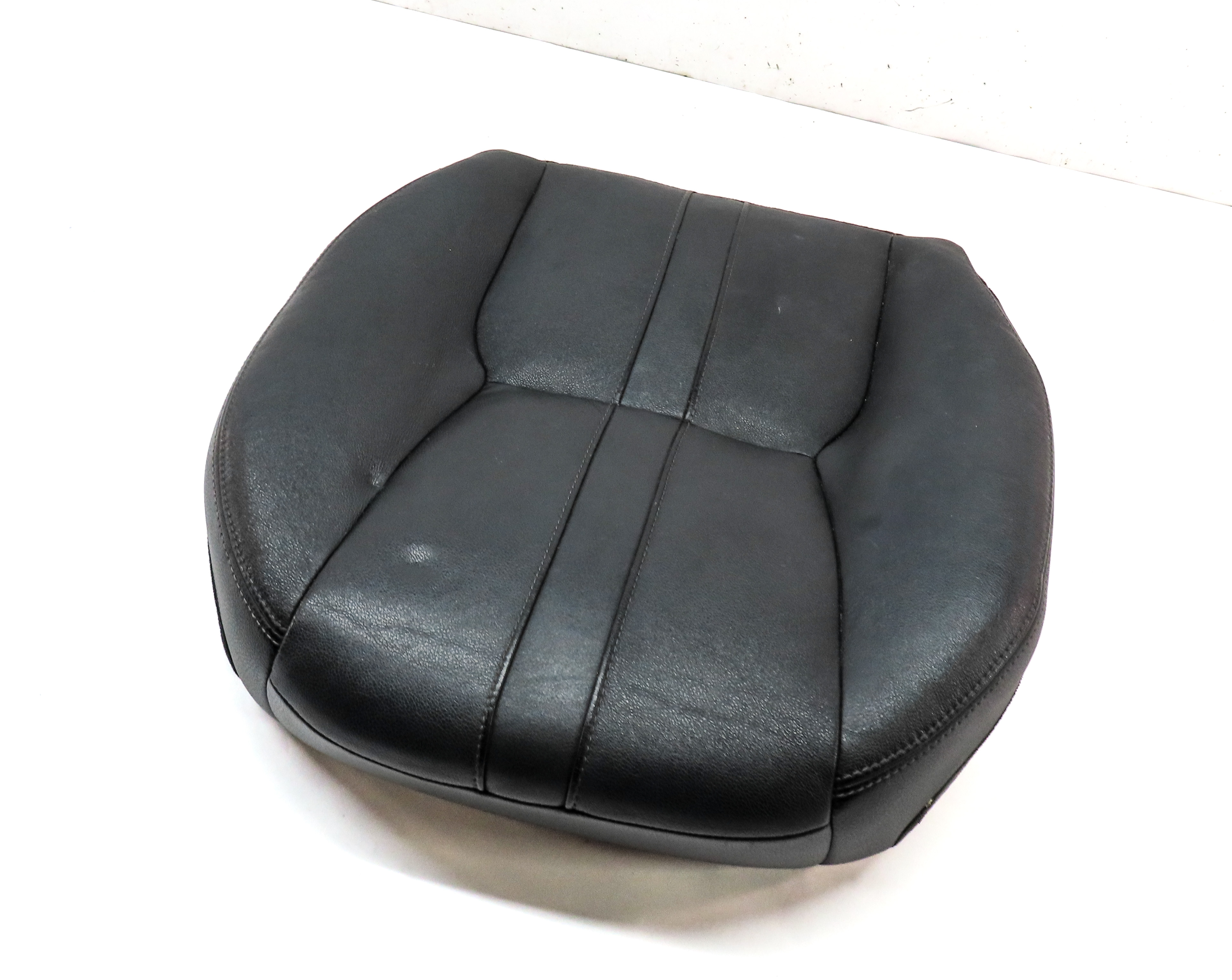 12 LAND ROVER LR4 (L319) FRONT RIGHT PASSENGER LOWER HEATED SEAT CUSHION(BLACK) — exact item pictured